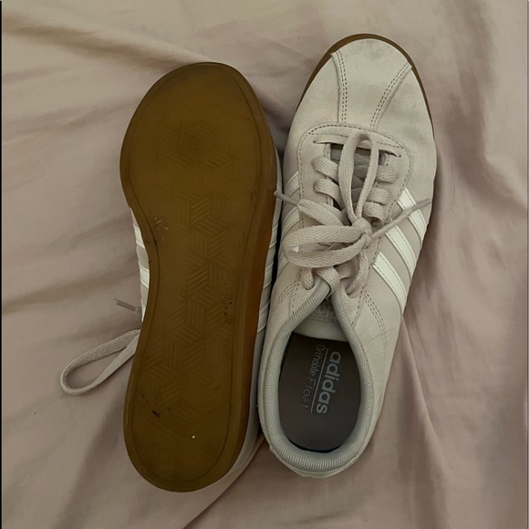 Adidas - Picture 2 of 3